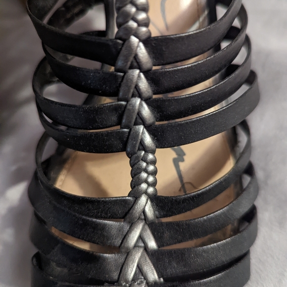 Jessica Simpson gladiator style heels - Picture 2 of 7